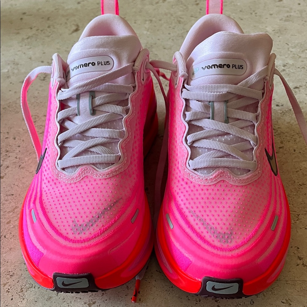 Nike Vomero Plus Pink Sneakers
